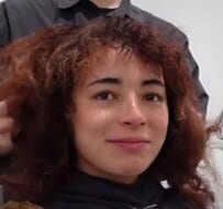 【大変身】髪をきれいに伸ばしたいくせ毛の女性→「くせ毛とオン眉のメンテナンス」をお願いしたら…美しい仕上がりに笑顔が弾ける