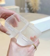 「万能すぎて衝撃...！」ダイソーの〈靴下整理カップ〉を活用して家中の小物をスッキリ収納！シンデレラフィットが気持ちいい〜！