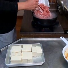 【絶対に美味しい】父が家族に作る「豪華なぶたすき弁当」がたまらない　ご飯の上にユニークな顔をデザインした一品が最高