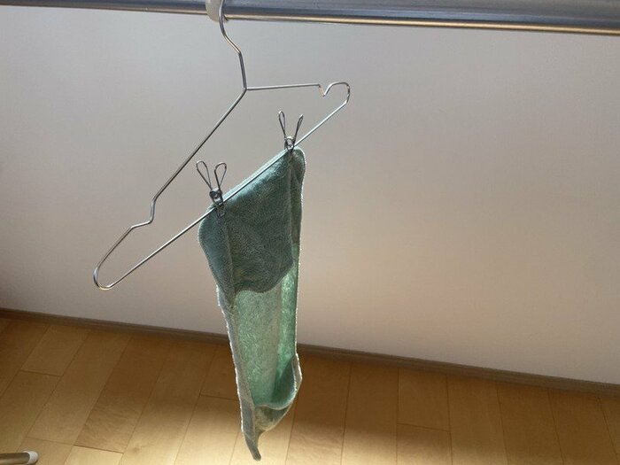 洗濯後は裏面に注意書きにあるとおり風通しのよい場所で陰干ししました