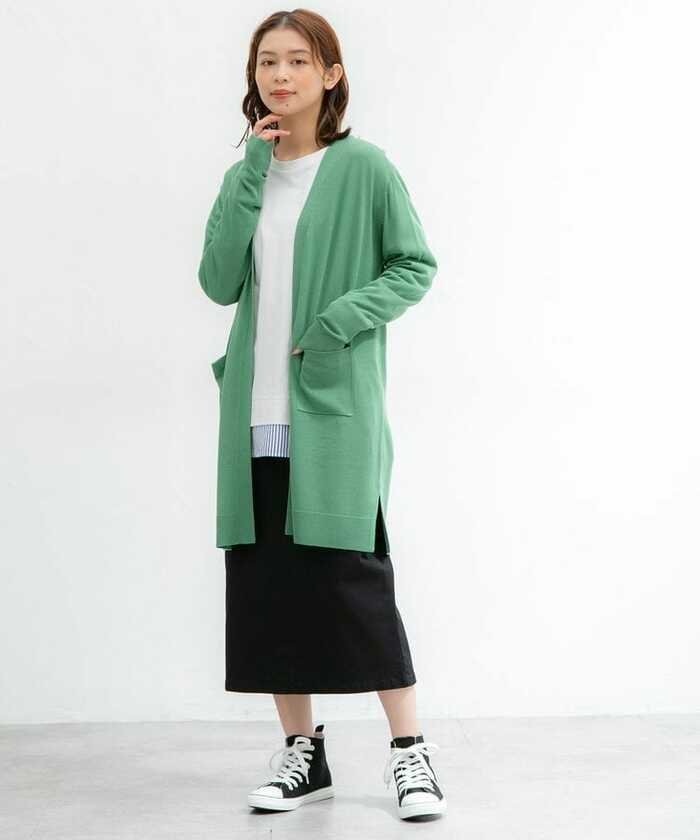 お尻まですっぽりと覆ってくれるロングカーディガンなので、スタイルアップ効果も