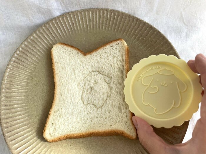 まずは、2枚の食パンを使ってサンドイッチを作ってみましょう