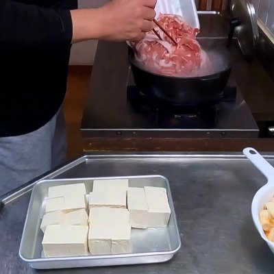 【絶対に美味しい】父が家族に作る「豪華なぶたすき弁当」がたまらない　ご飯の上にユニークな顔をデザインした一品が最高