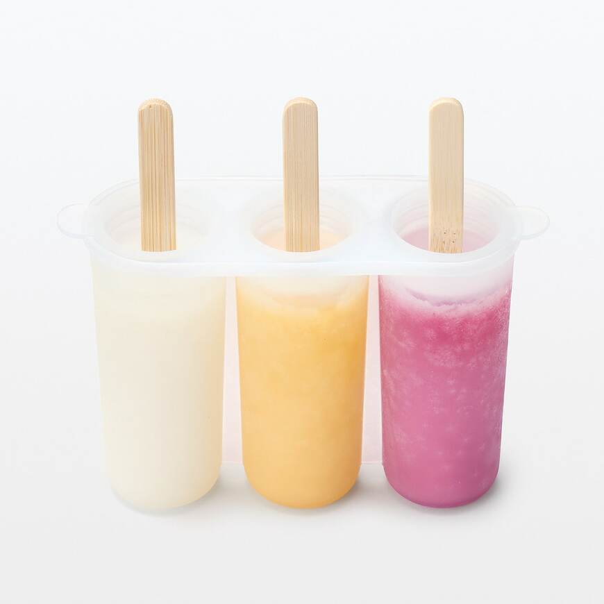 出所：無印良品ネットストア シリコーン　アイスバーも作れる製氷器