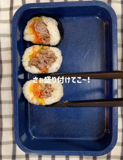 「断面映え！」新婚の妻が夫に作る具だくさんの【キンパ弁当】が話題　手作りおかずもたっぷり