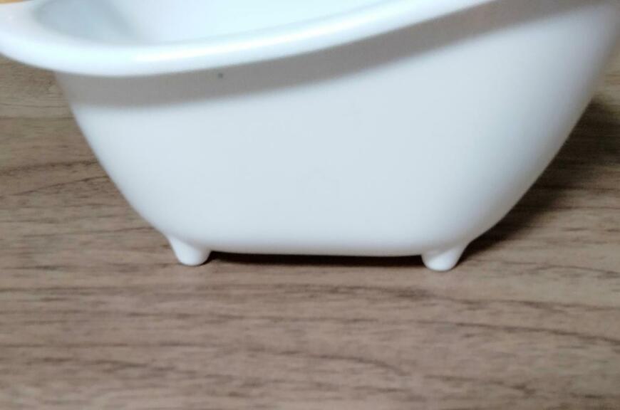 筆者撮影（セリア、ラッピングケース バスタブ モノクロ）