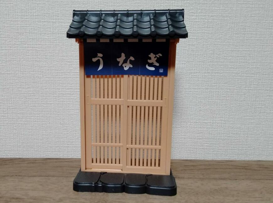 筆者撮影（セリア、ミニチュア 玄関扉＆のれん）