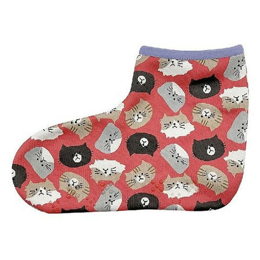 出所:ワッツ公式 裏ボアショートルームソックス