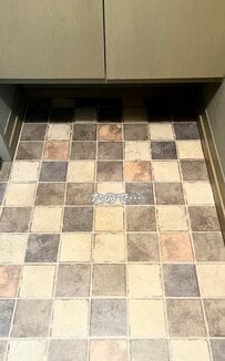 【築30年賃貸DIY】年季の入った玄関床→おしゃれで清潔感のある「明るい印象の玄関床」に変身！