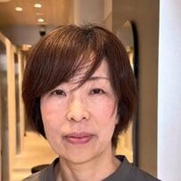 マイナス5歳のショートヘアを希望の女性　「上重心のショートヘア」ですっきりと美しいシルエットに