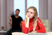 帰省中、妻は「夫の実家で家事が当然」、夫は「妻の実家でグータラ」にモヤモヤ