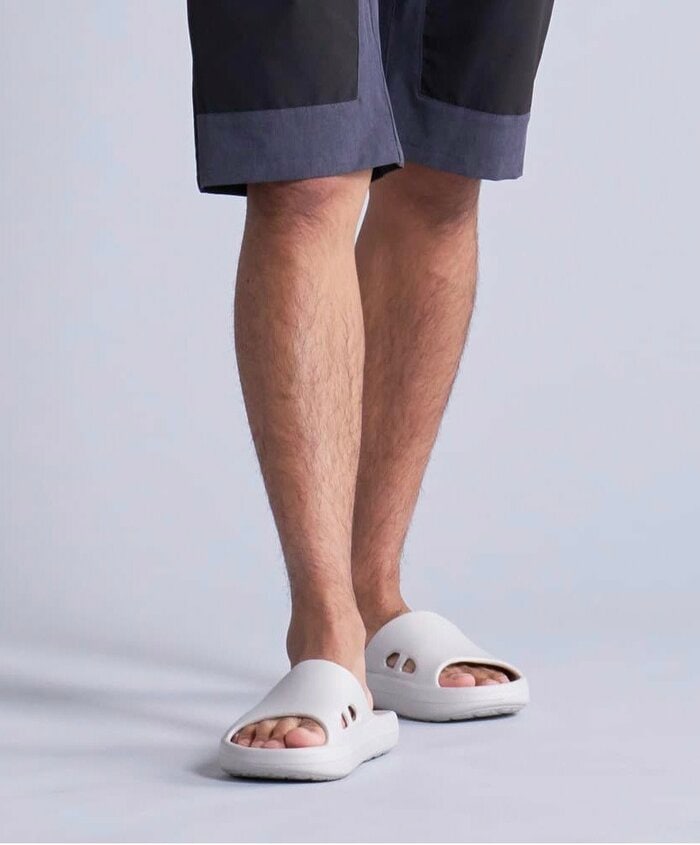 余計な装飾を一切排除した、ミニマルで洗練されたデザイン