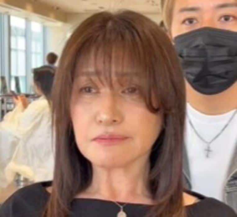 「ずっと同じ髪型」の女性が“長さは変えずにイメチェン”希望　想像超えるイメチェン姿に「びっくり！説明できない！」と驚きの声