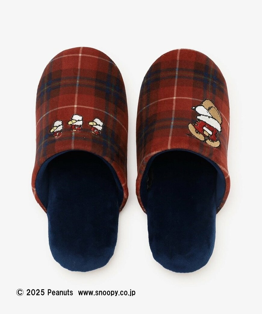 出所：アフタヌーンティー公式　ルームシューズ/PEANUTS（レッド）
