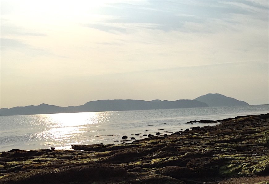 エンジェルロードから沖を見る