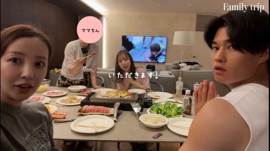 出所：板野友美のYouTube（@tomochube0703）参照日：2025年9月23日