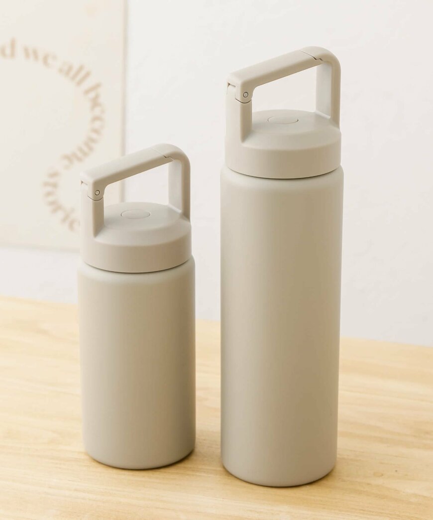 出所：3COINS公式　炭酸ステンレスボトル：350ml／KITINTO