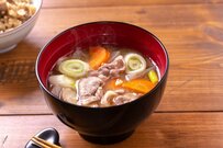 「老後の年金年収」の平均は？【老齢年金世代】おひとりさまの生活費は月額約15万円