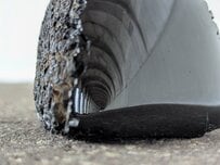 北海道産の黒曜石を鏡になるまで研磨したら…映り込んだ意外な景色に「すごいキレイ」「古代の鏡のよう」