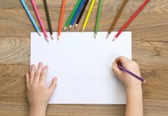 子どもが初めて描いた「おかあさん」の似顔絵　形に残すための素敵なアレンジ方法に8.6万いいね