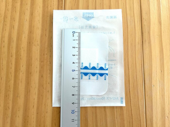 防水バンのサイズは縦約8センチ×横約5センチ