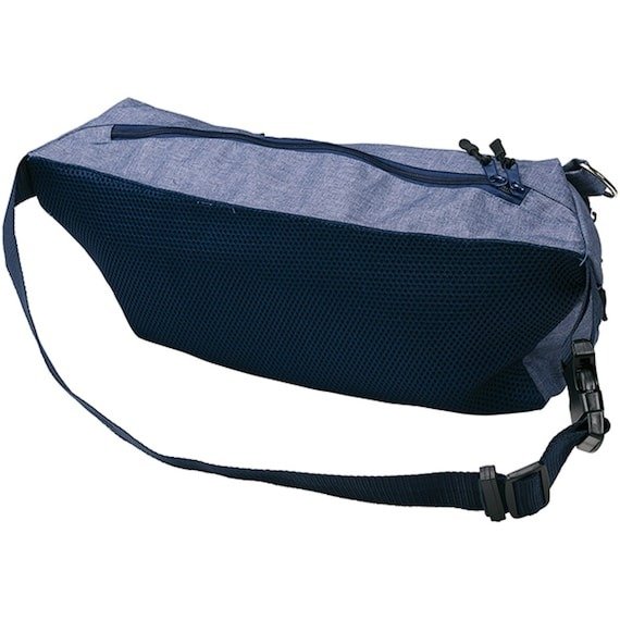 ニトリのお散歩らくらくウェットシートポケット付きボディバッグ