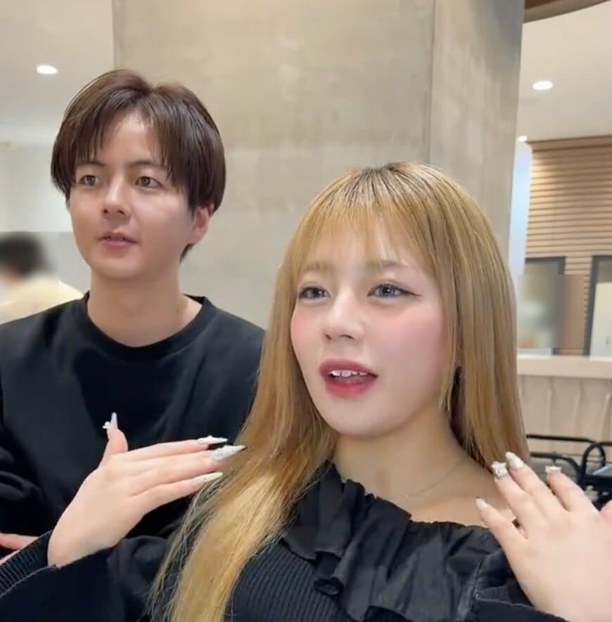 「もう飽きちゃって」ブリーチ毛の女性が大胆イメチェン！別人級の姿に「めちゃくちゃいい感じです！」