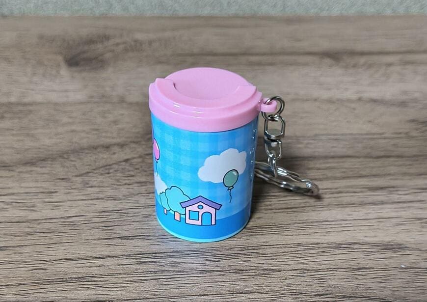 筆者撮影（ダイソー、レトロコインケース）