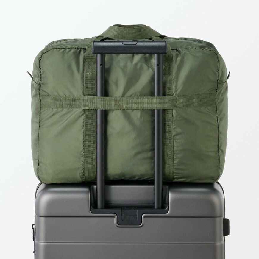 出所：無印良品公式　たためる　撥水横型ボストンバッグ