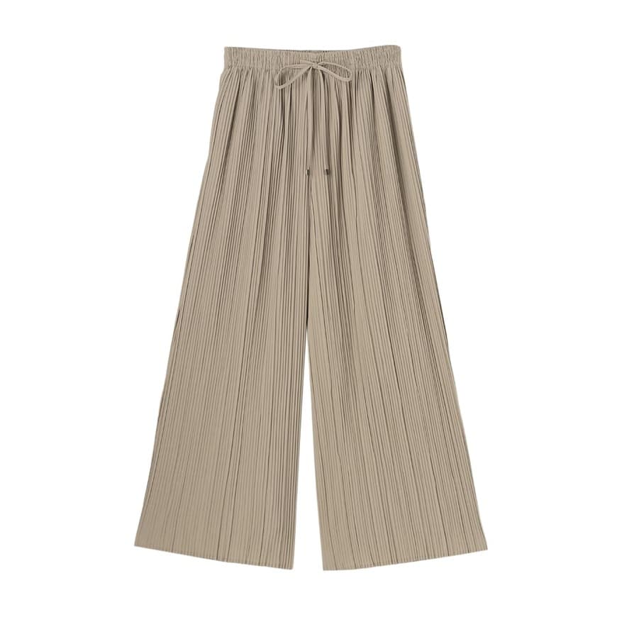 出所：ワークマン公式　レディース撥水プリーツセミワイドパンツ