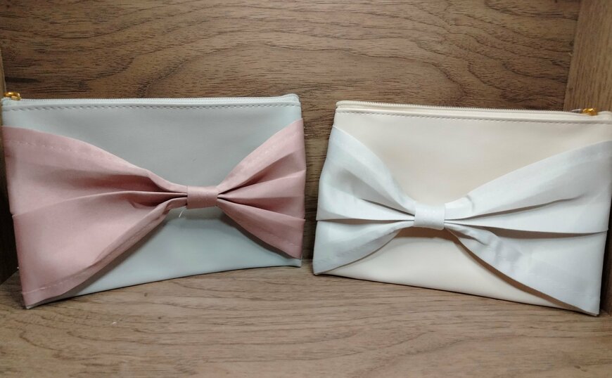 筆者撮影（セリア、フラットポーチビッグリボン付）