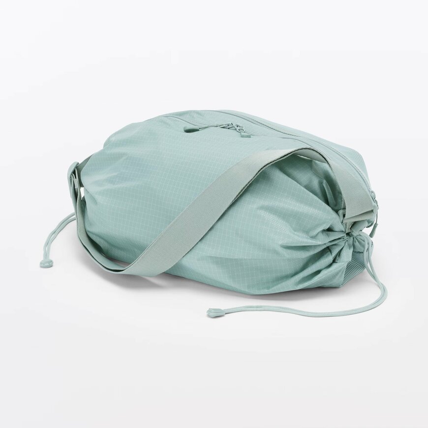 出所：無印良品ネットストア　撥水　リップストップ　ショルダーバッグ