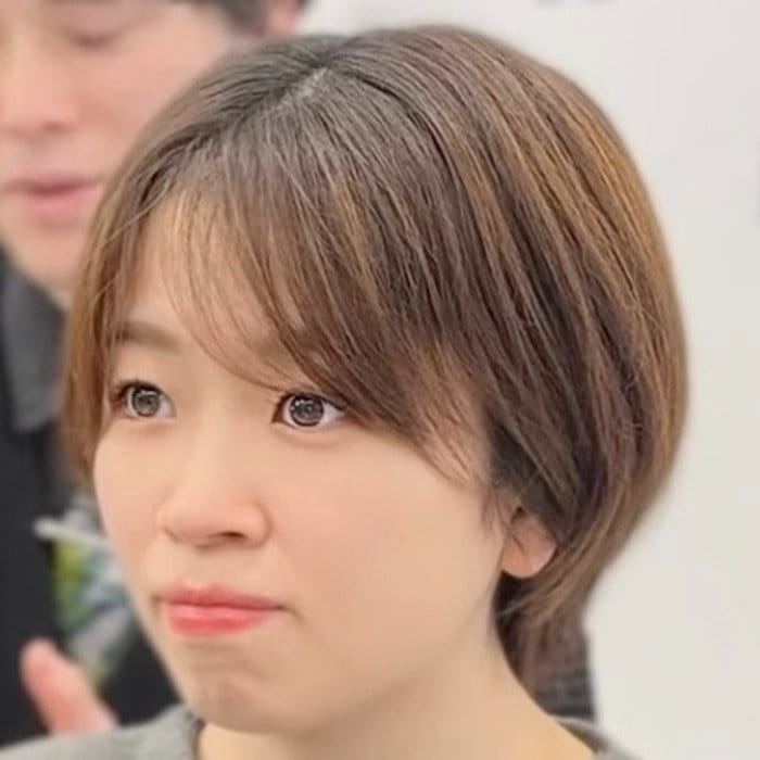 寝癖の酷さに悩むショート女性→プロのカットで…立体感のあるスッキリ美しいショートに！「めっちゃきれいですね！」と満足