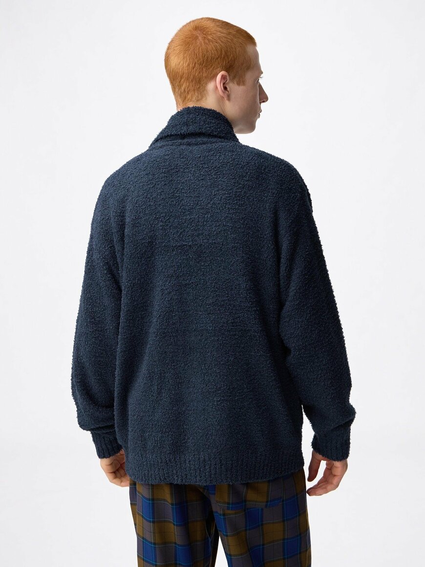 出所：GU公式　ラウンジカーディガン Peanuts 69 NAVY