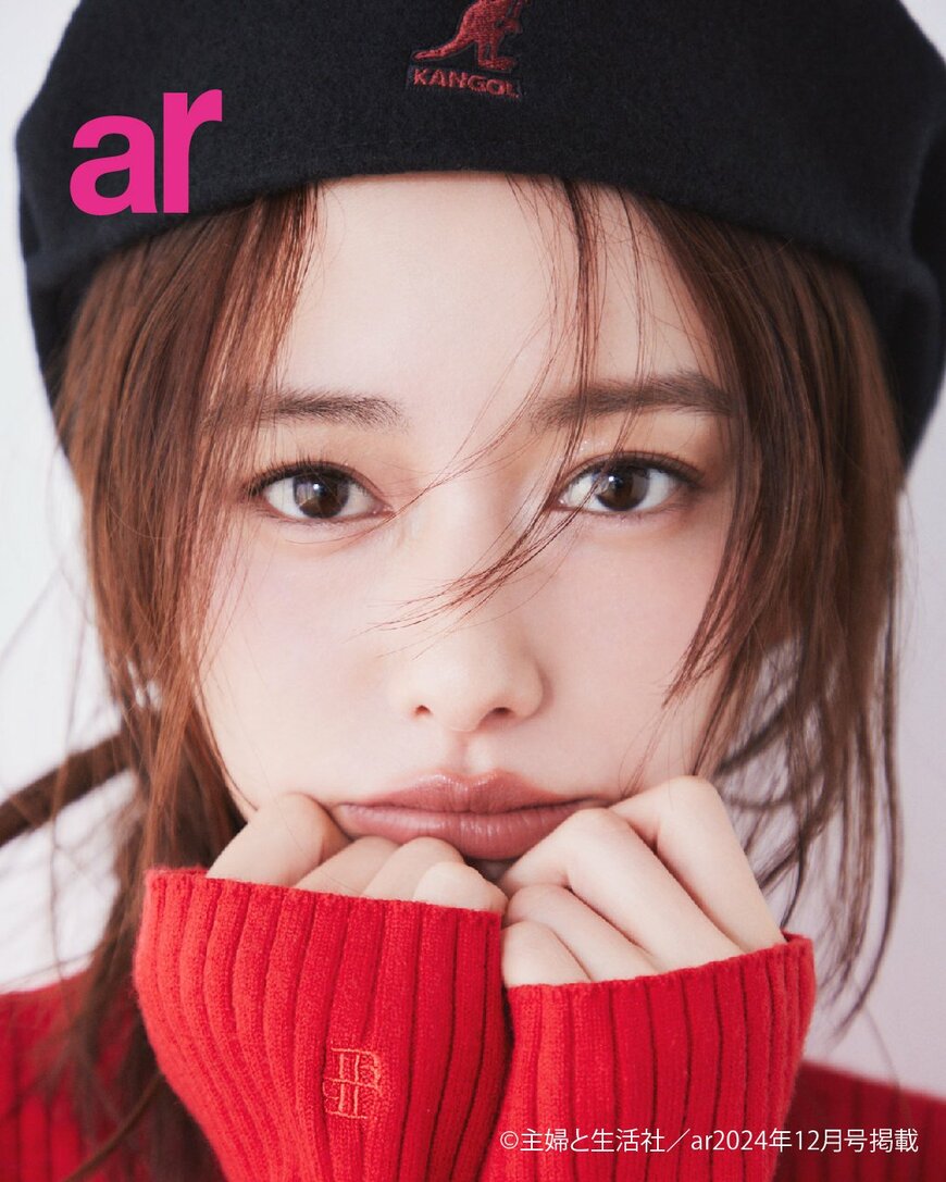 あざとかわいいポーズの山本舞香