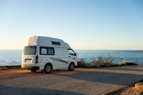 トヨタ・ハイエースの中古車は国内外で人気、半導体不足、アウトドアや車中泊ブームも影響か