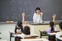 地方公務員の給与比較「教育職・警察職」でどう違う？国家公務員・民間企業の平均給与月給とも比べてみる！