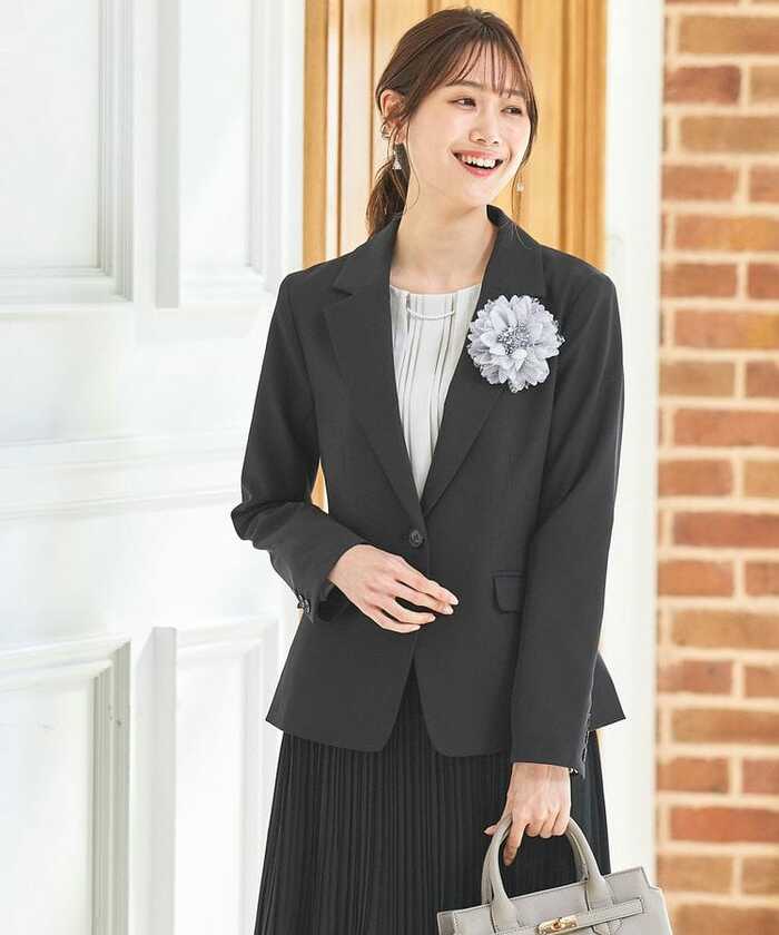 「テーラードジャケット」は、テーラードカラーの1つボタンタイプ