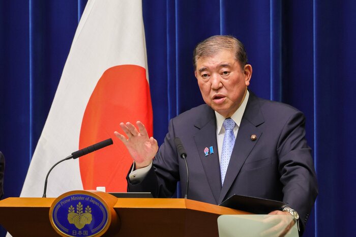 会見に臨む石破茂首相