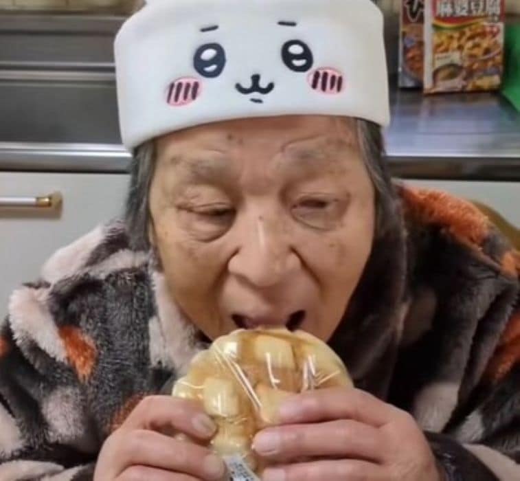 【84歳の大食い女子】爆食おばあちゃんの朝ごはんが話題！初手の食材に衝撃…圧倒的食べっぷりに元気がわいてくる