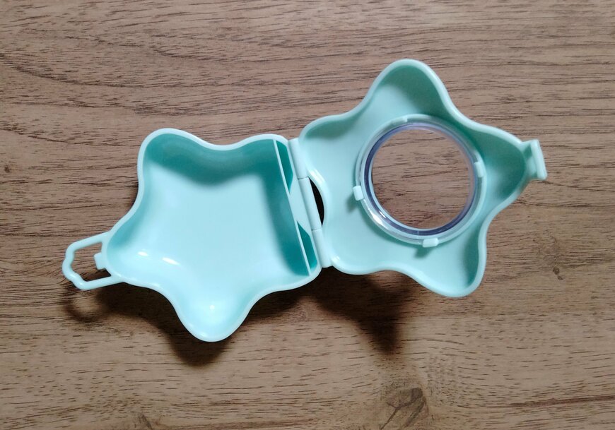 筆者撮影（セリア、ラッピング窓付ケース 星型）