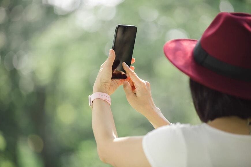 80歳の父が作ってくれた「桃農家のフォトスポット」　温かみがある出来栄えに「発想が柔軟で素敵」「ジーンときた」