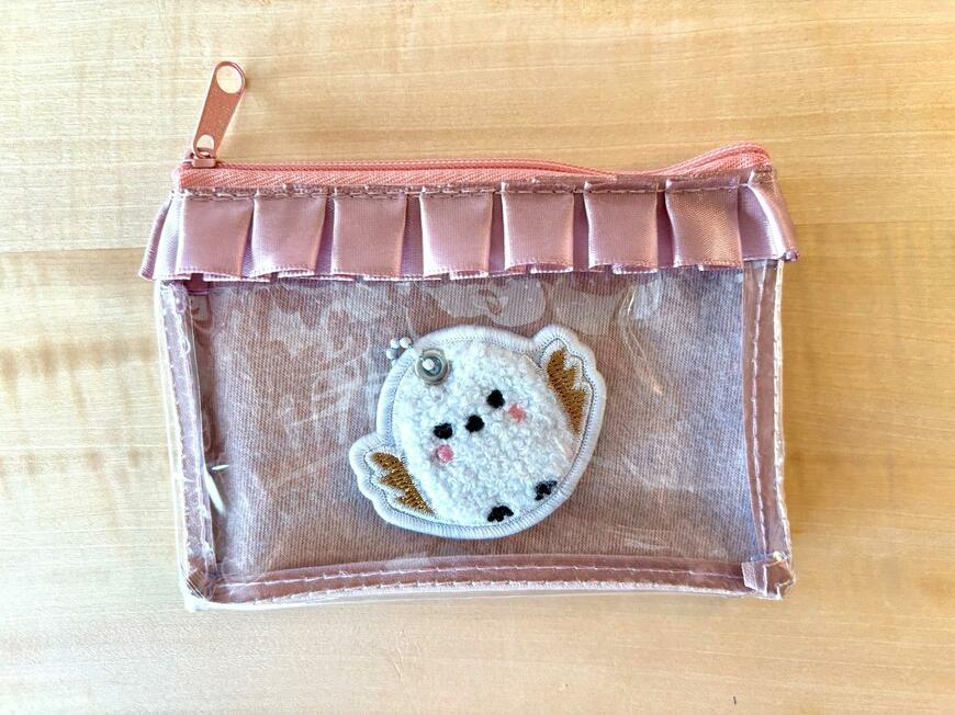 ダイソー「推しポーチ フリル付フラットポーチ」