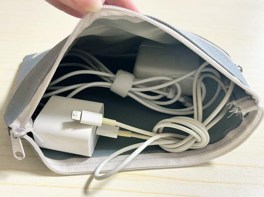 セリア「ダブルファスナーポーチ」