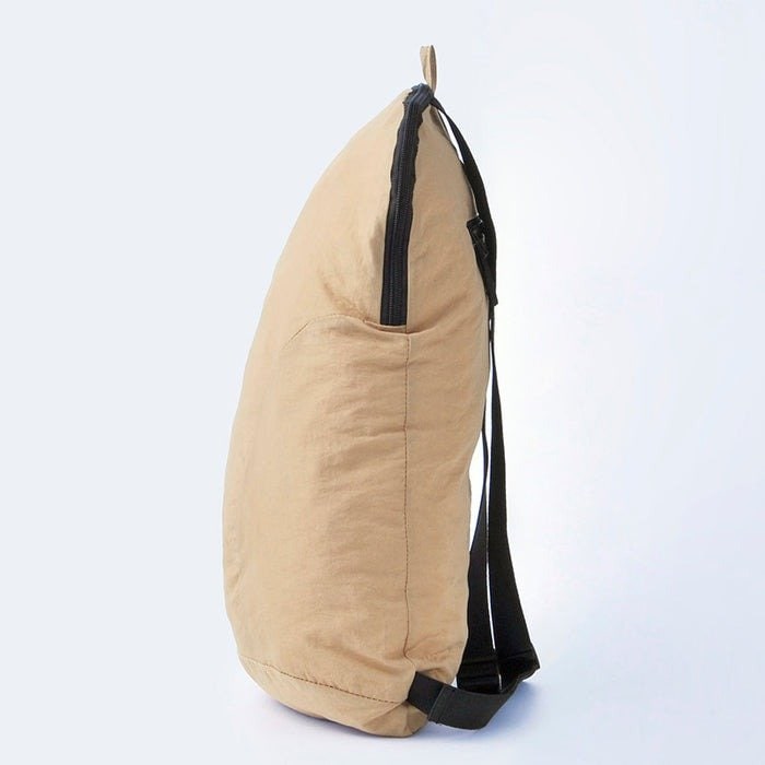 ダイソー公式 ソフトナイロン折りたたみ収納リュック(BE)