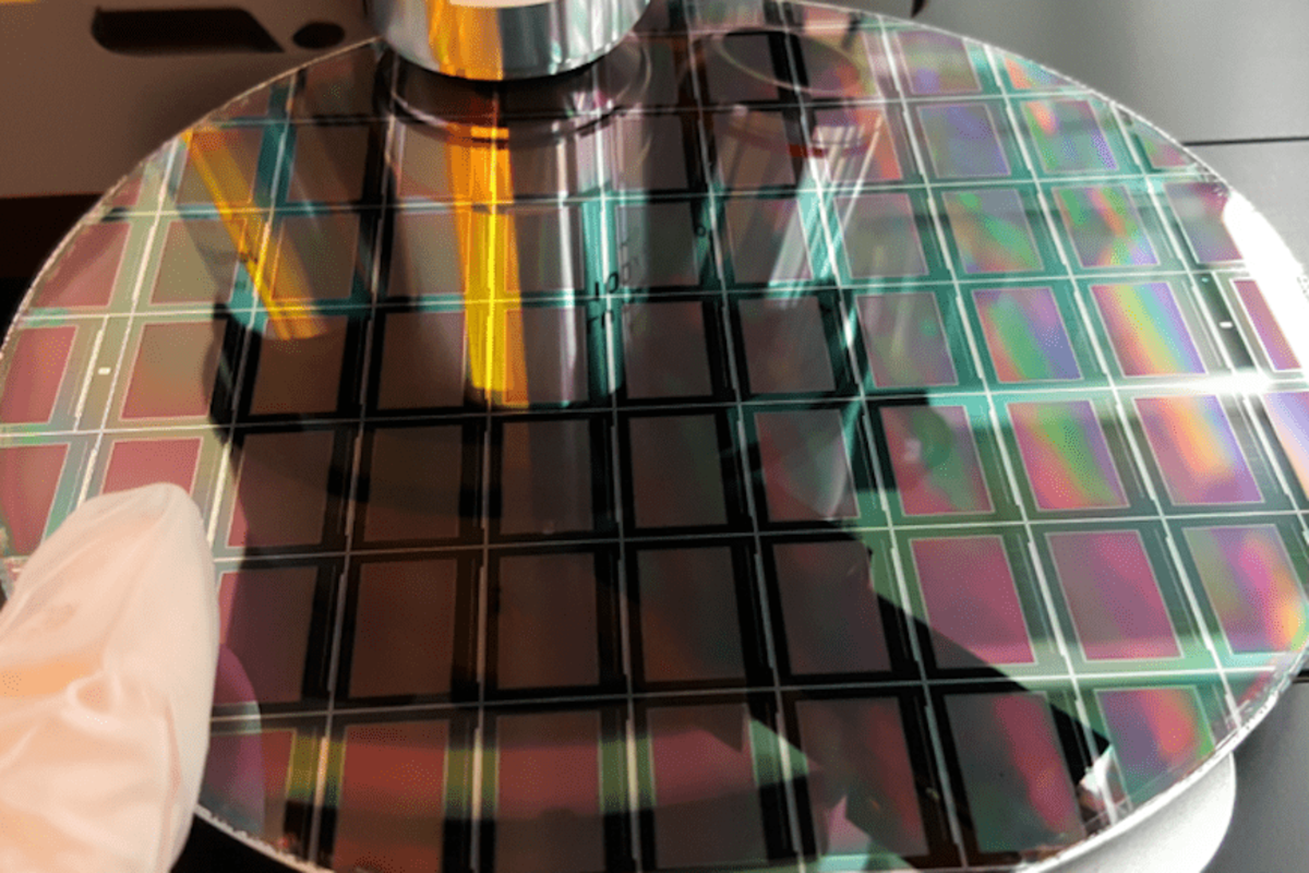 ミニLED」「巻き取り有機EL」。CESに見るディスプレイ新潮流