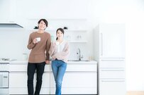 【最新】2024年度の厚生年金＆国民年金「標準夫婦2人分」のモデル年金額は23万円で前年度より上昇！