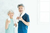 「70歳代で貯蓄3000万円以上」そんなうらやましい世帯はどのくらいいるのか。老齢年金「厚生年金・国民年金」受給額は月いくら？