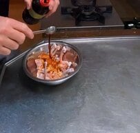 【父ちゃん弁当】お弁当に手羽中の唐揚げのチューリップが咲いた！副菜も隙間なく詰めたボリュームのある「チューリップ弁当」が美味しそうと話題