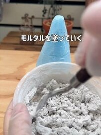 「いい出来！」主婦が作った多肉植物に似合うガーデンオブジェ　童話の世界のような〈キノコハウス〉が話題